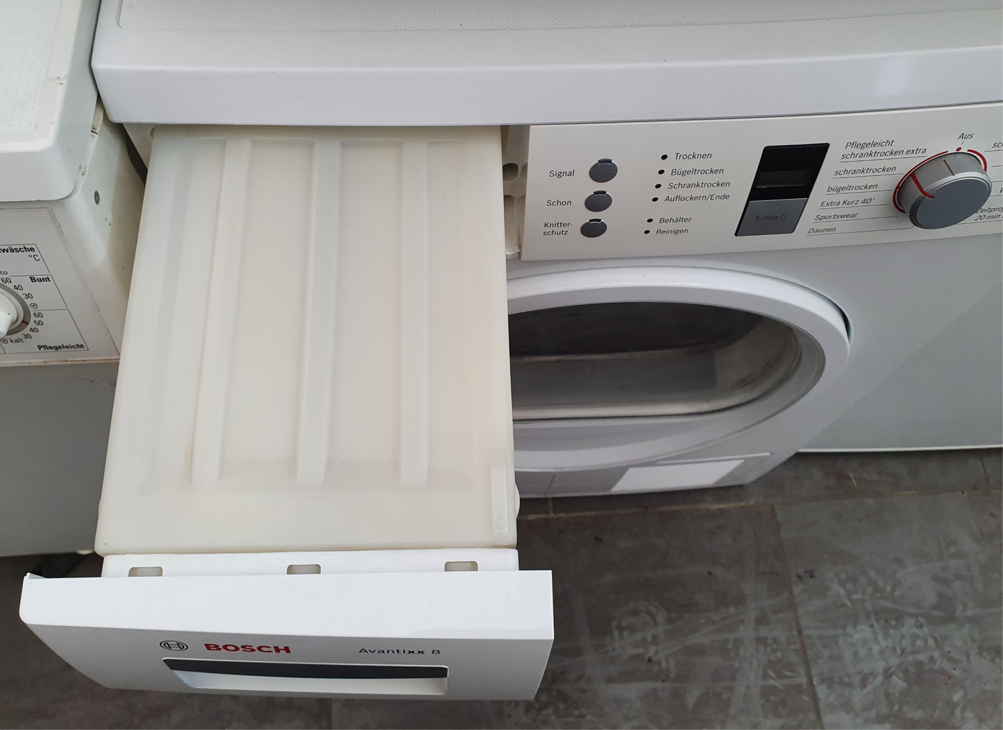 Edelstahltrommel des Bosch Kondensationstrockners mit Sensitive Drying System.