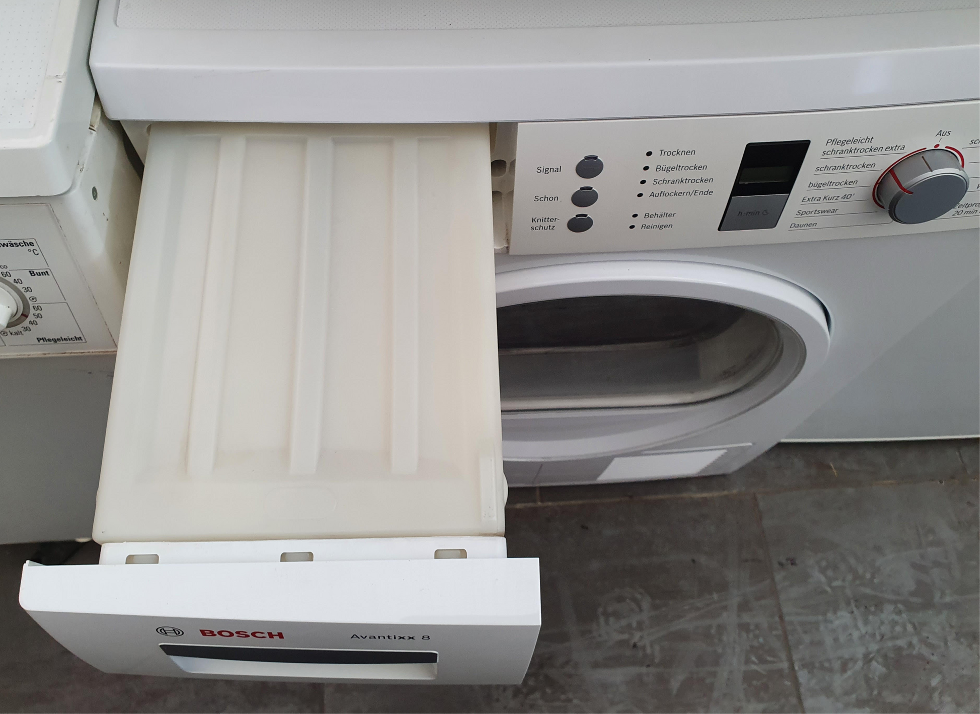Edelstahltrommel des Bosch Kondensationstrockners mit Sensitive Drying System.