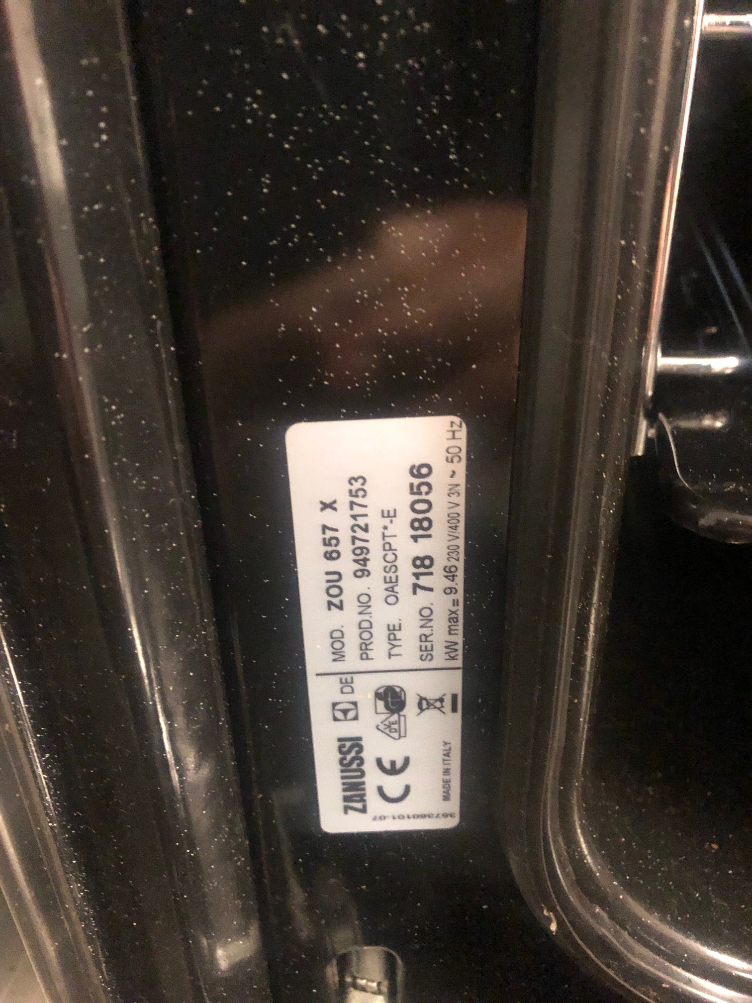 Vielseitige Back- und Grillfunktionen des ZANUSSI Backofens, erhältlich in Berlin.