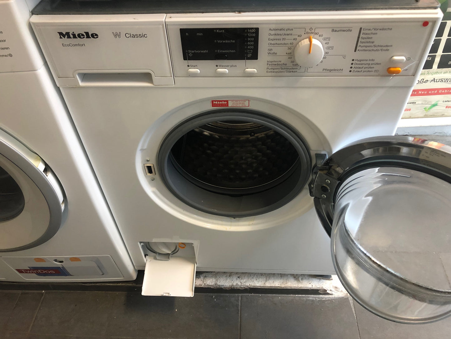 Zuverlässige und leistungsstarke Miele Waschmaschine, perfekt für Berliner Haushalte.