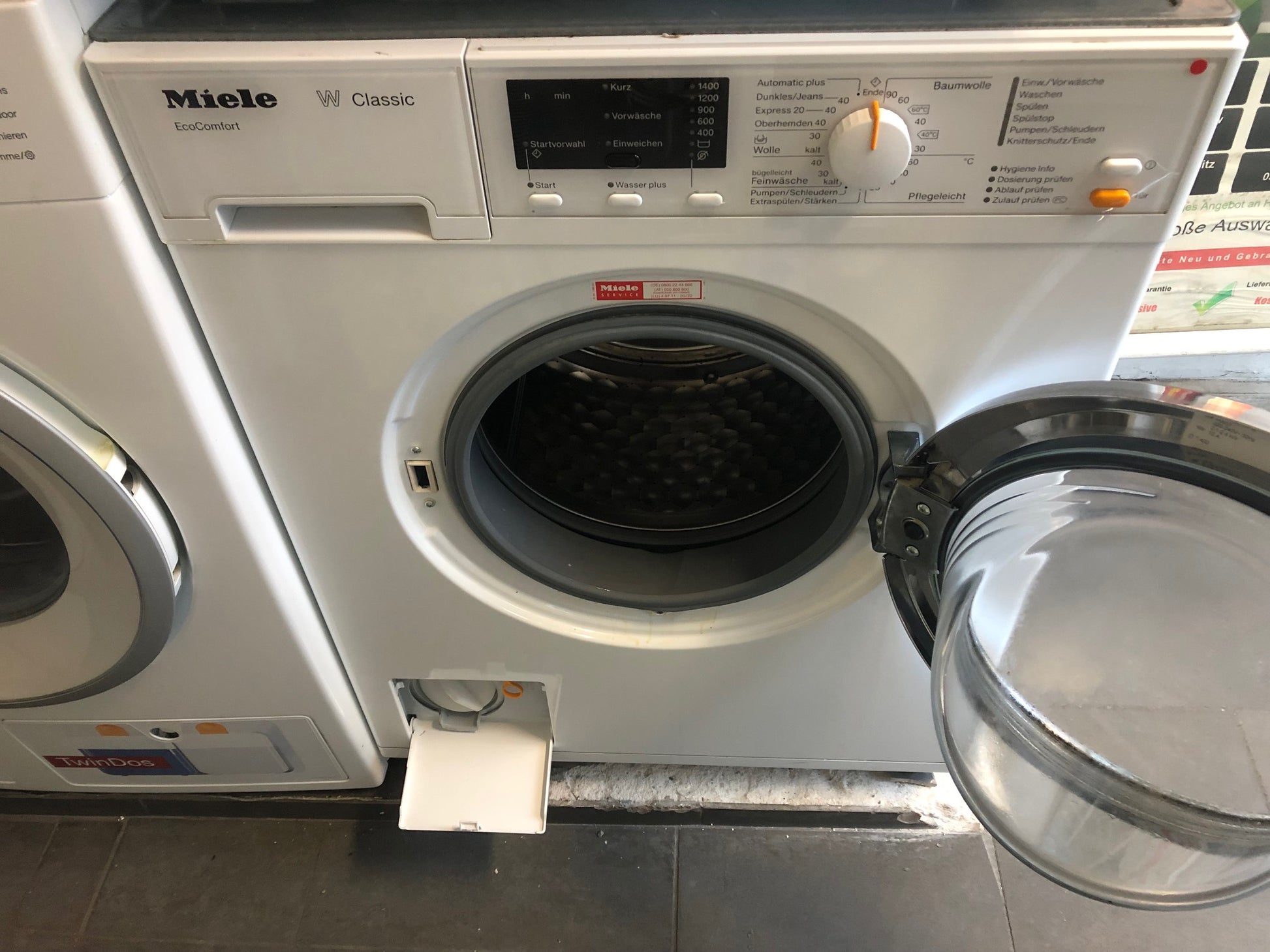 Zuverlässige und leistungsstarke Miele Waschmaschine, perfekt für Berliner Haushalte.