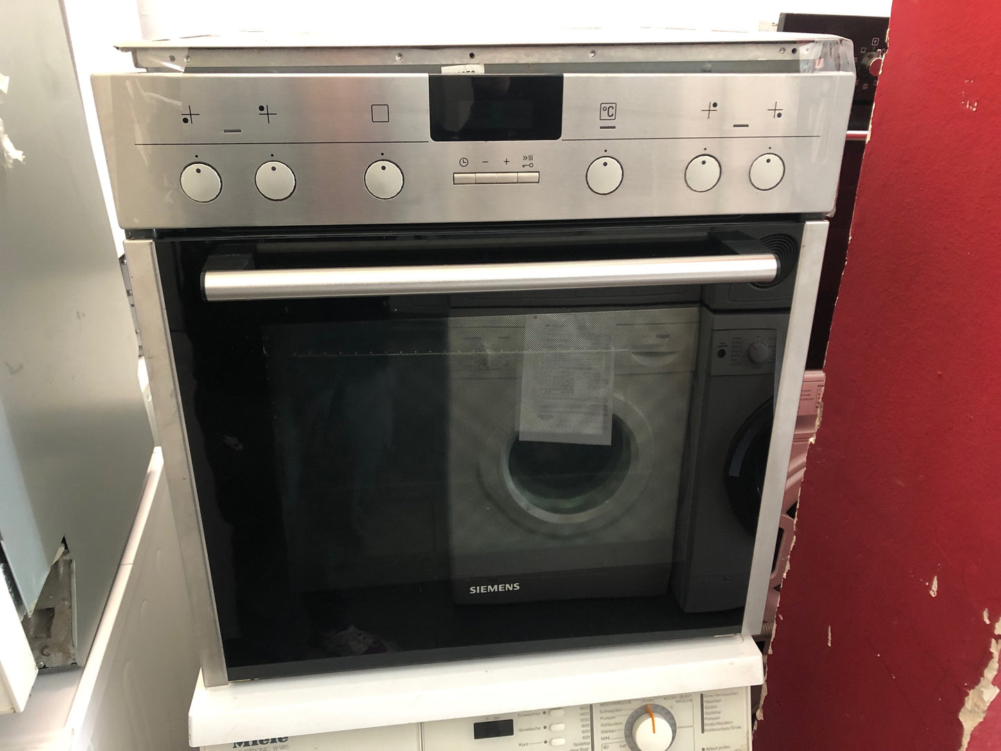 Siemens Backofen & Ceranfeld Set in eleganter Optik, perfekt für jede moderne Küche.