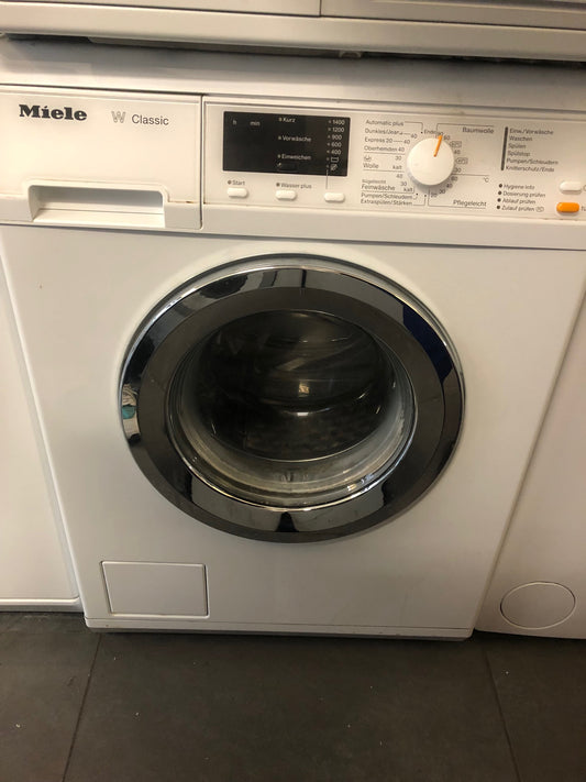 Miele WDA210WPM Eco Comfort Waschmaschine in Lotosweiß, ideal für umweltbewusste Berliner Haushalte.
