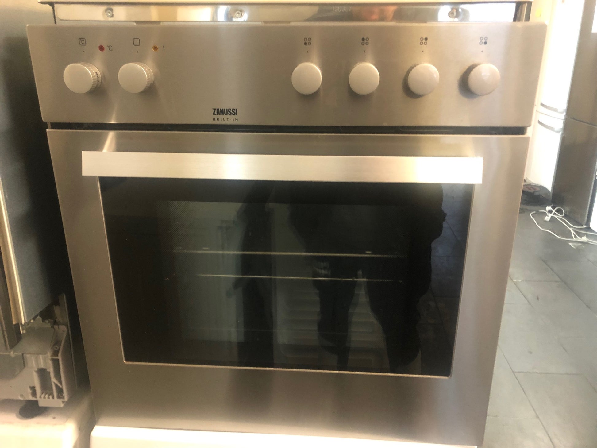 Intuitive Bedienelemente und elegantes Display des ZANUSSI Backofens in Berlin.